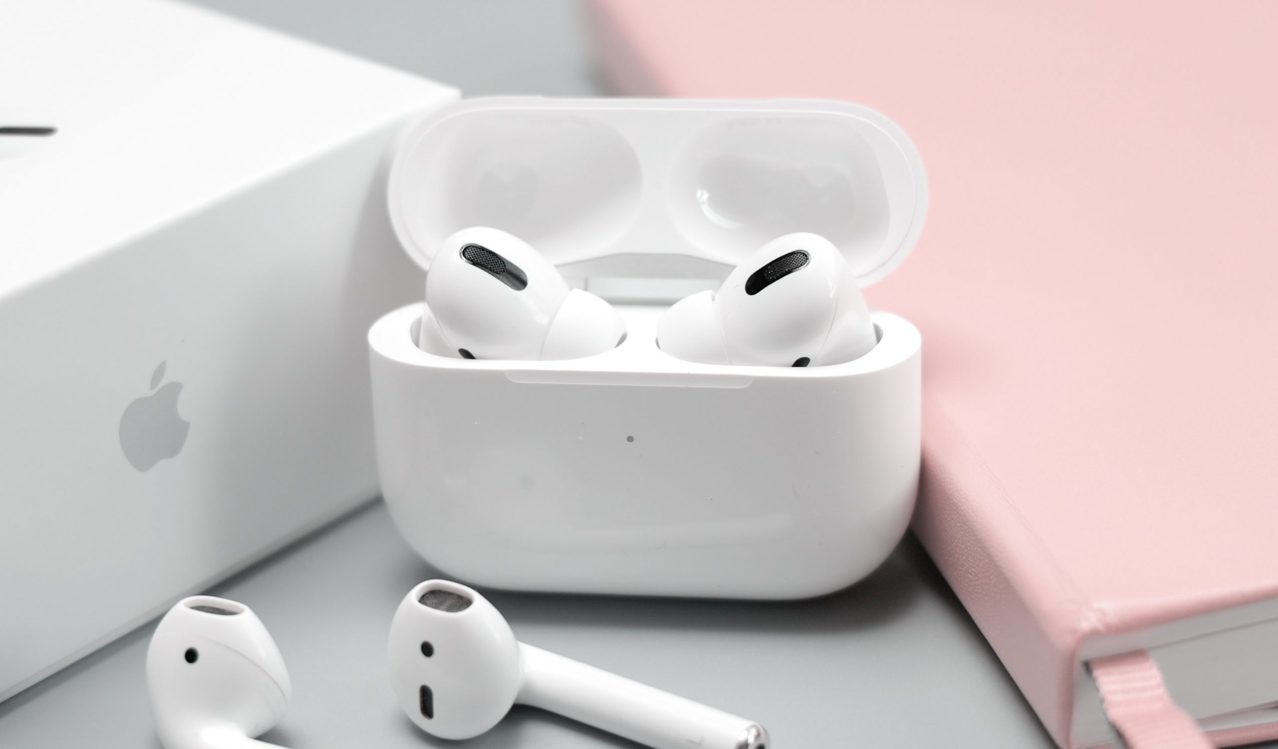 How to Fix Apple Wireless Earbuds that Work on One Side